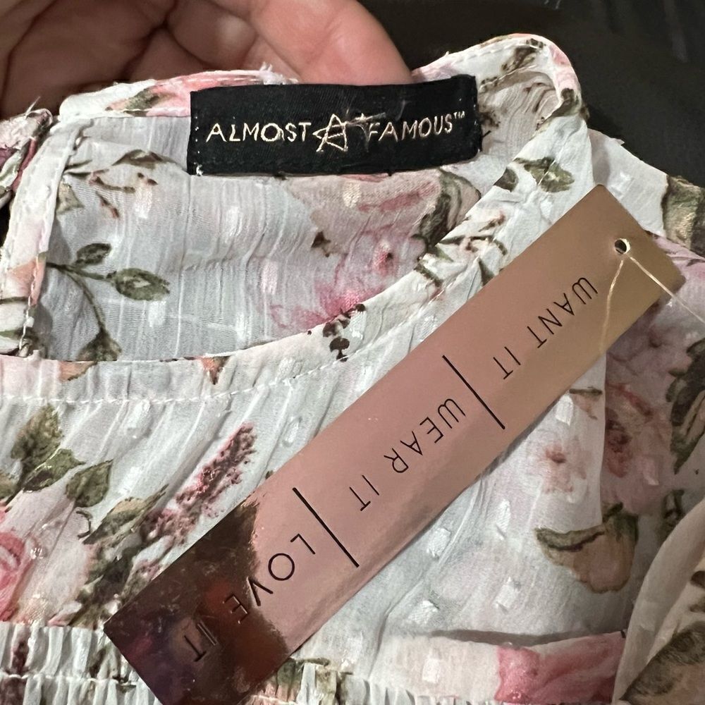 New Almost Famous White Floral Print Gossy Short Sleeve Cottagecore Blouse Sz S - Picture 11 of 11